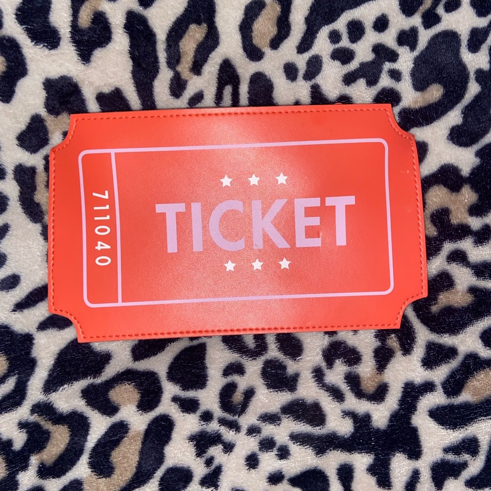 Zipper pouch